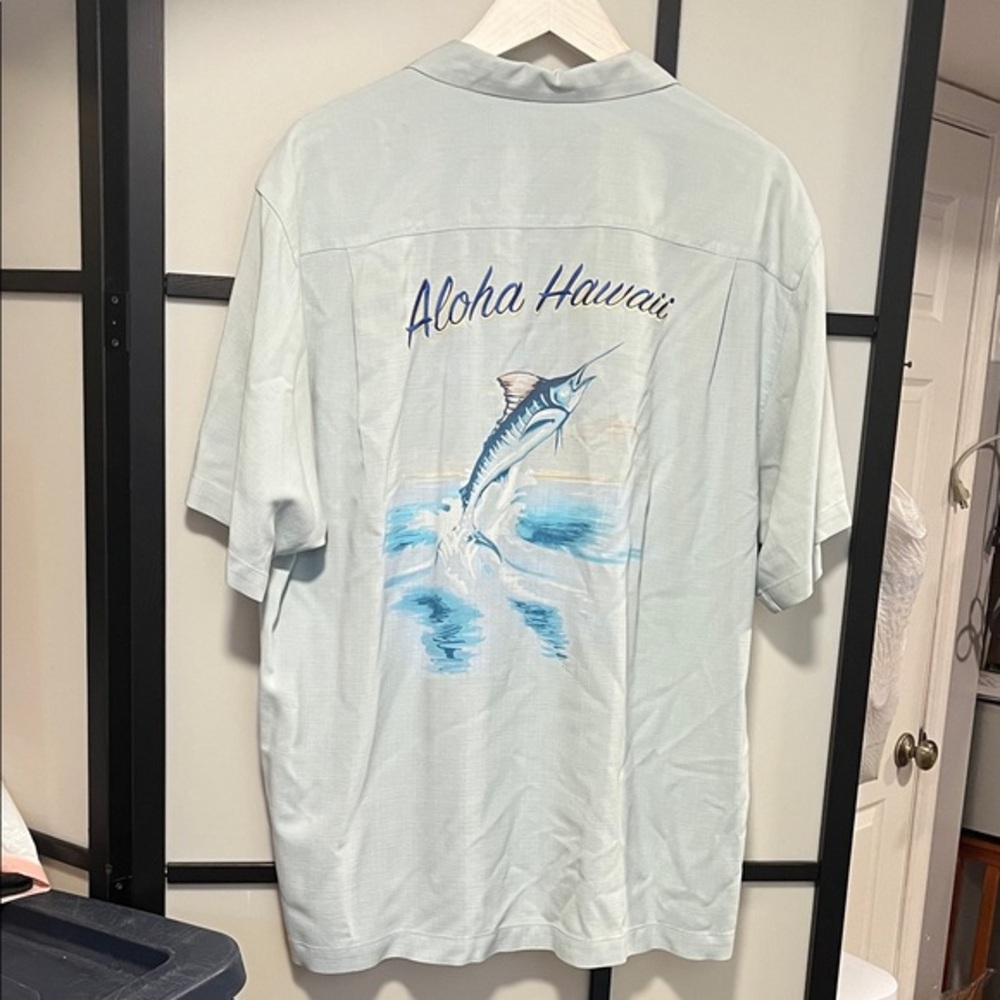 Tommy Bahama Shirt Mens XL Bluish Camp Hawaiian Aloha Hawaii Marlin Back Graphic